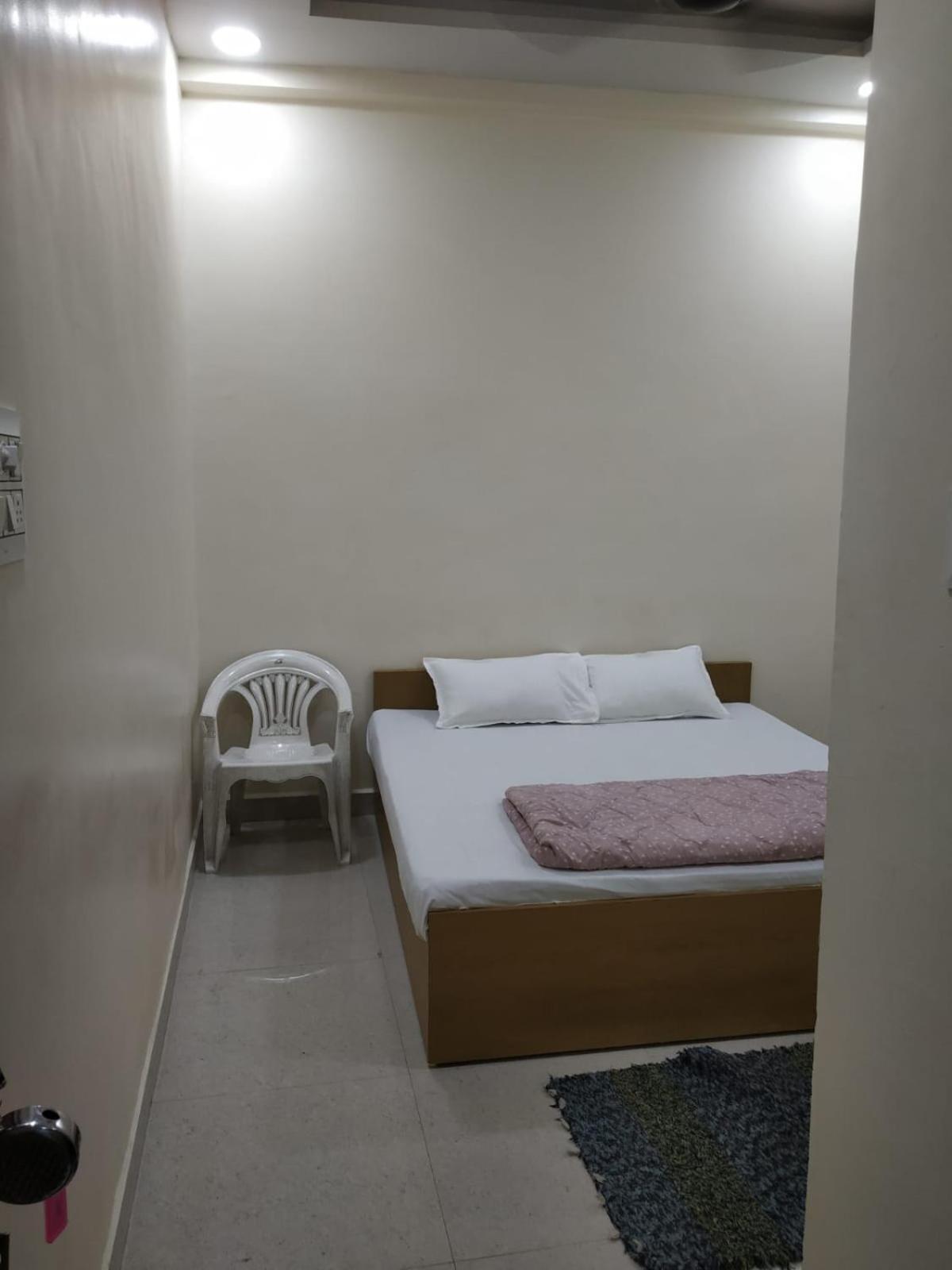 Shree Gajlaxmi Hotel Walking Distance From Mahakaleswar 乌贾因 外观 照片