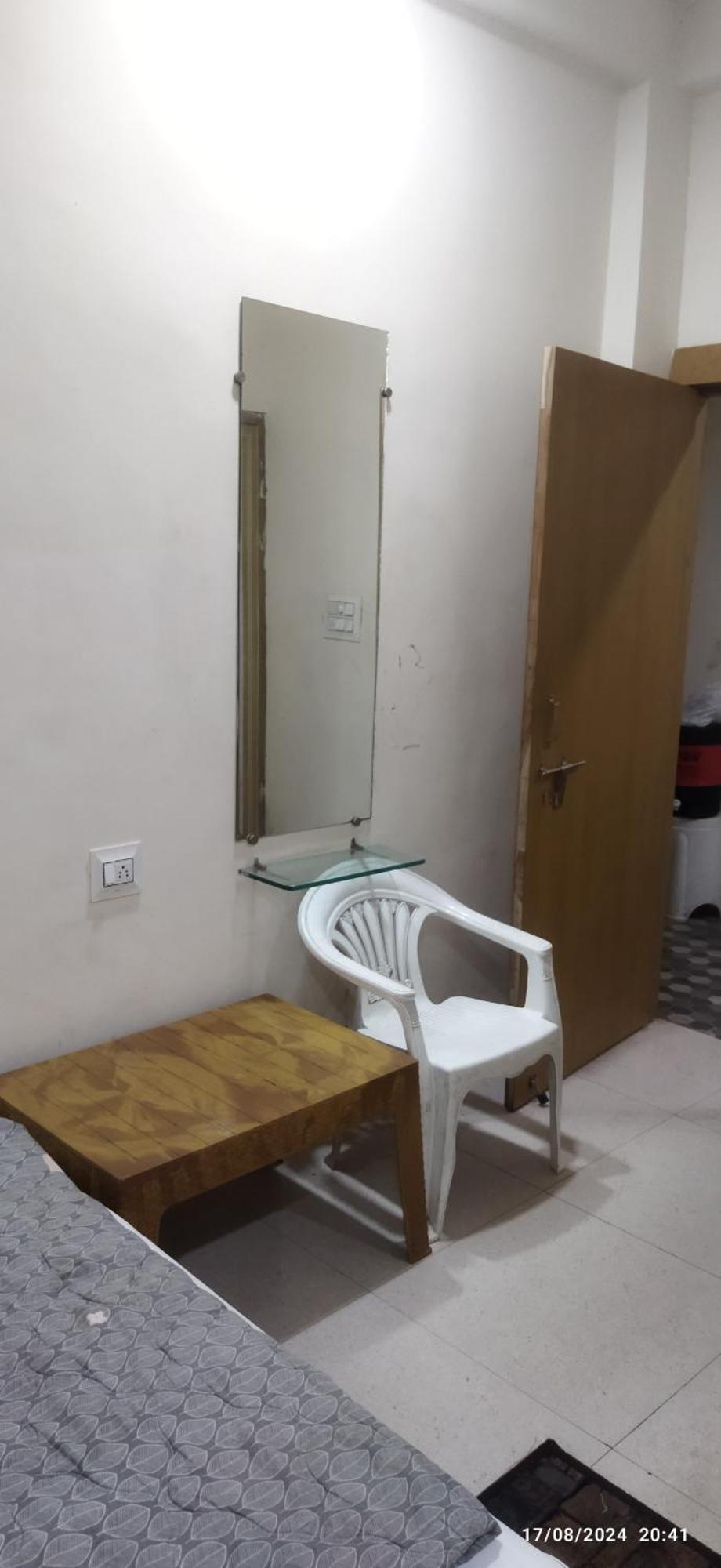 Shree Gajlaxmi Hotel Walking Distance From Mahakaleswar 乌贾因 外观 照片